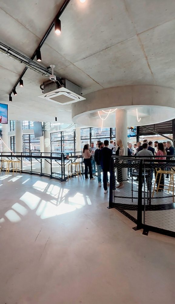 Un des espaces privatisables des Halles Védasiennes